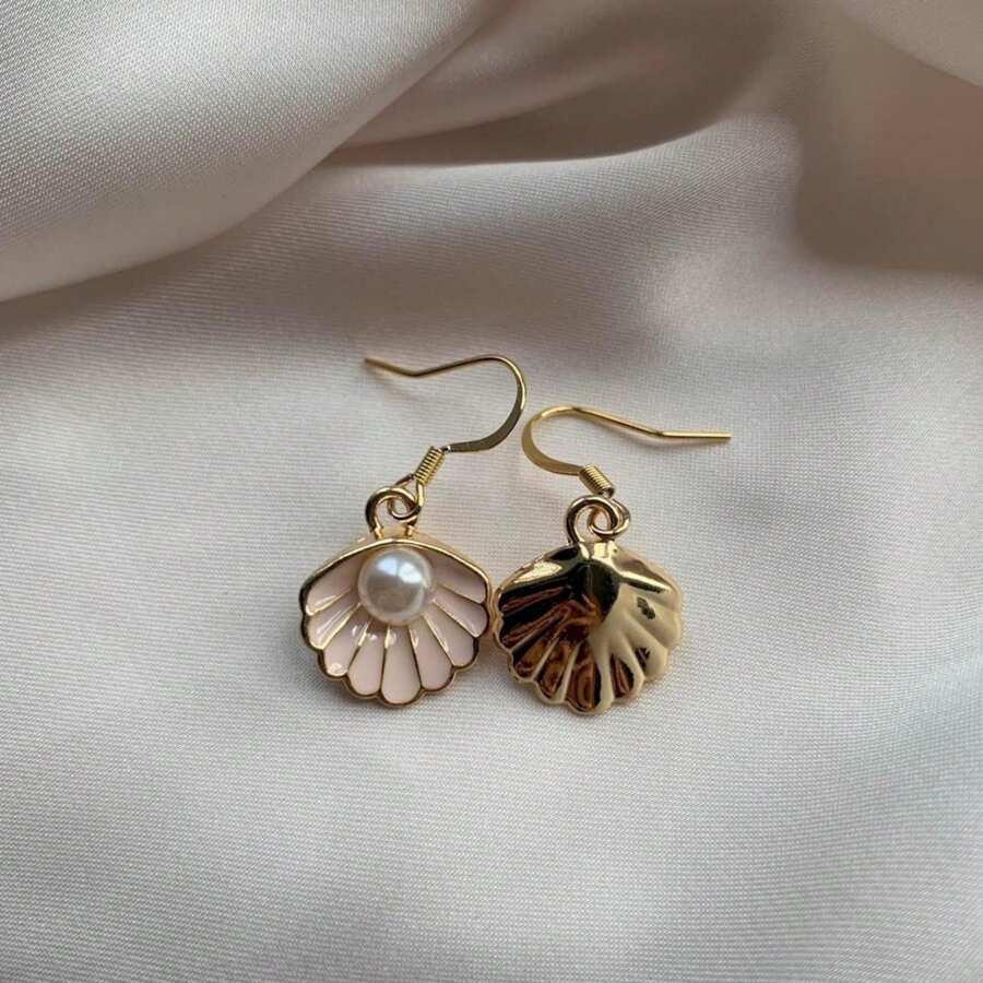 Clam Shell Earrings
