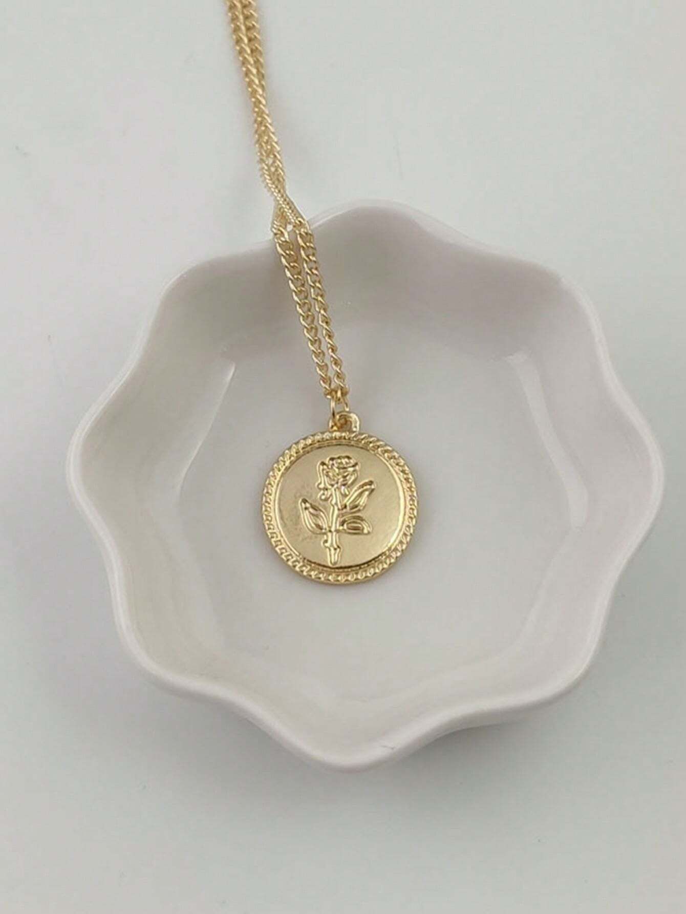 Flower Decor Round Charm Necklace