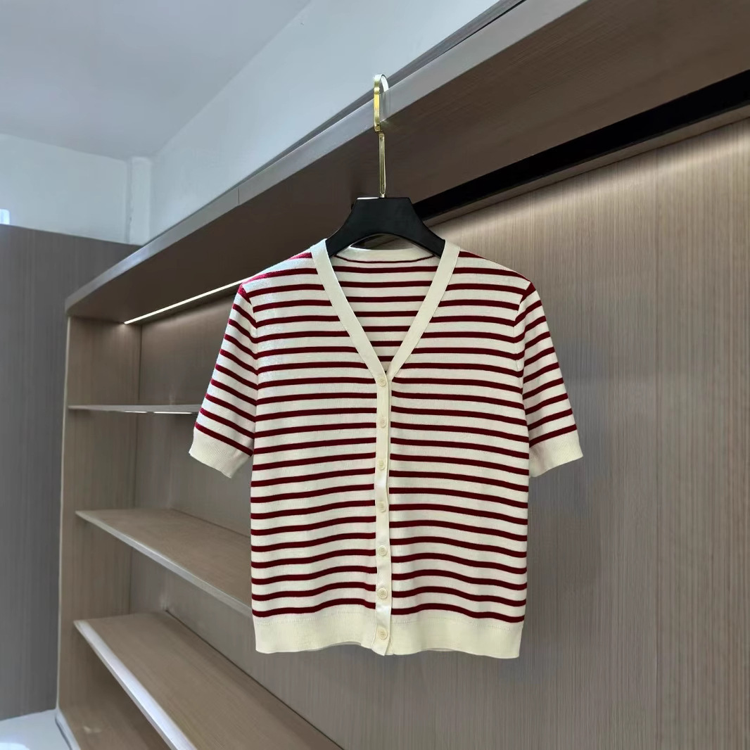 Casual, simple, classic color-blocked striped V-neck cardigan