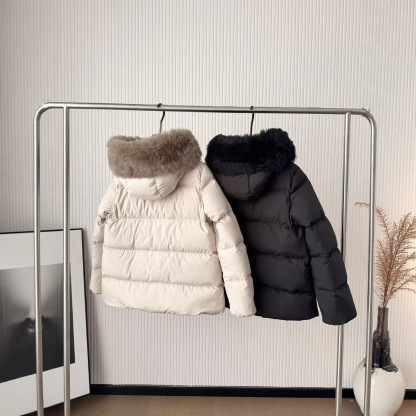 Women's windproof and warm hooded down jacket with fur collar