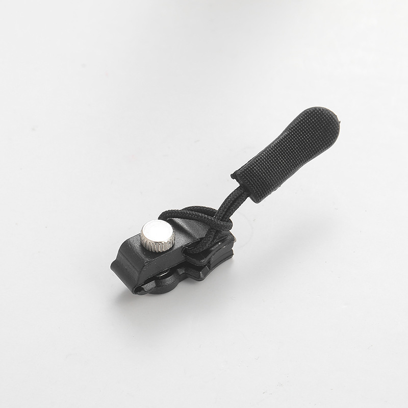 Removable zipper repairer