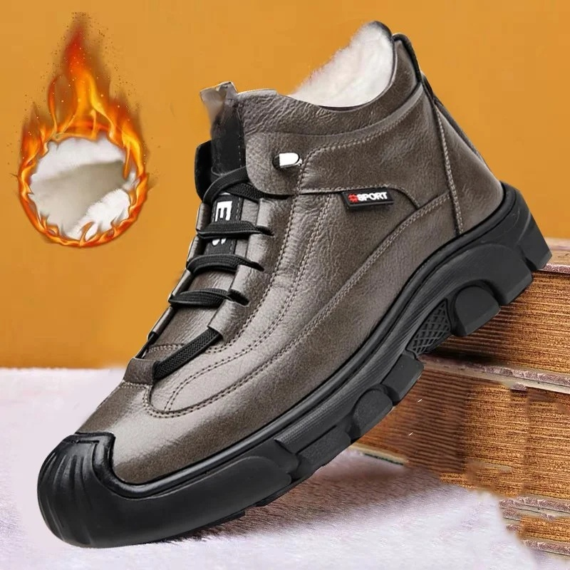 The exterior is made of high-quality cowhide leather, which is soft and durable. The interior is made of Australian wool, which provides excellent cold protection and heat retention. You won't feel cold even in temperatures as low as -30°C.