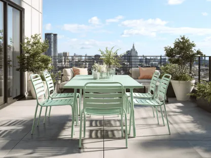 Set pranzo da esterno in metallo verniciato color menta pallido con tavolo 180 x 90 x 74 cm e 6 sedie 52 x 55 x 82 cm (cad.).-Dwellingra