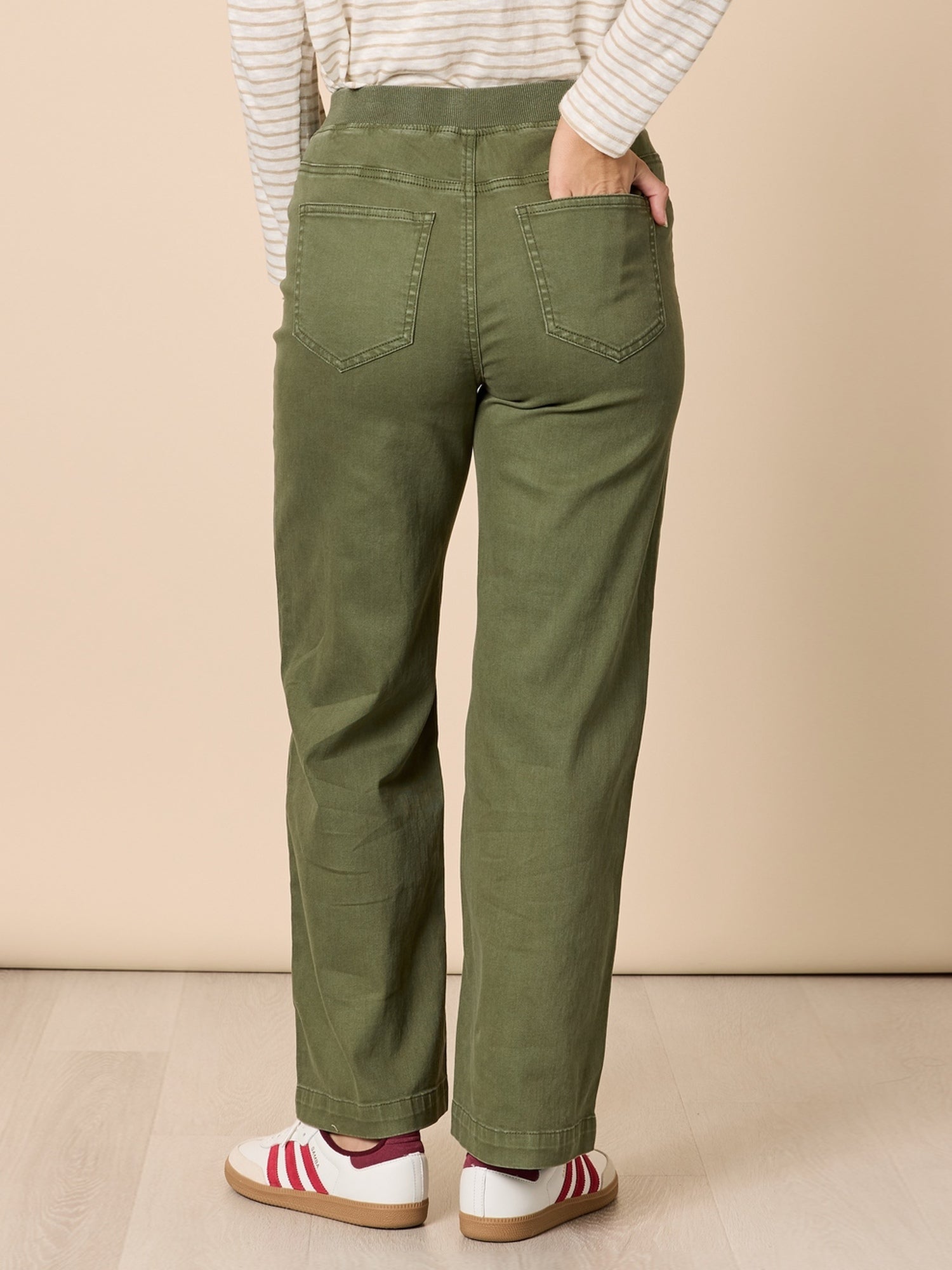 Carpenter Stretch Wide Leg Pull On Denim Jean