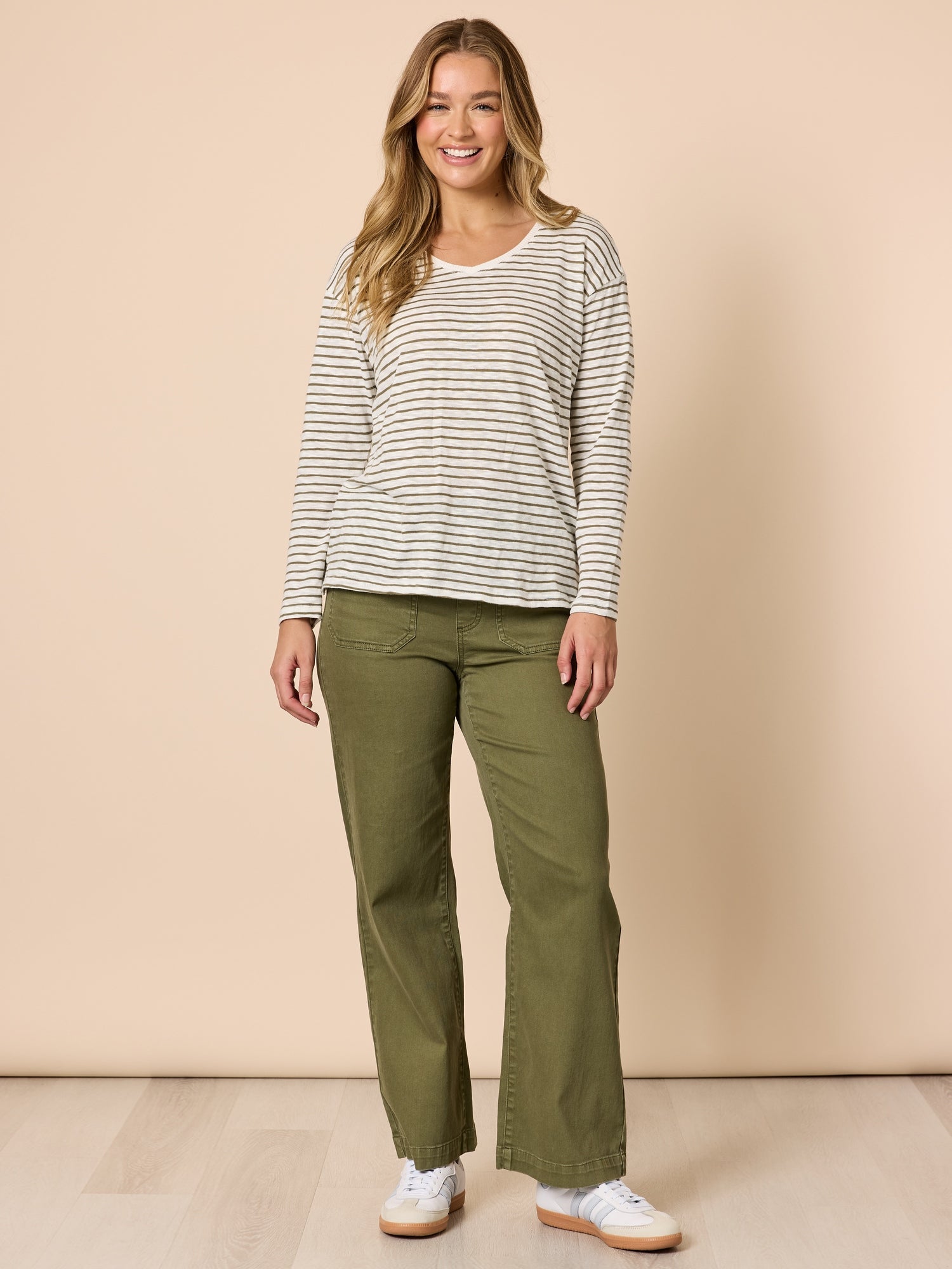 Carpenter Stretch Wide Leg Pull On Denim Jean