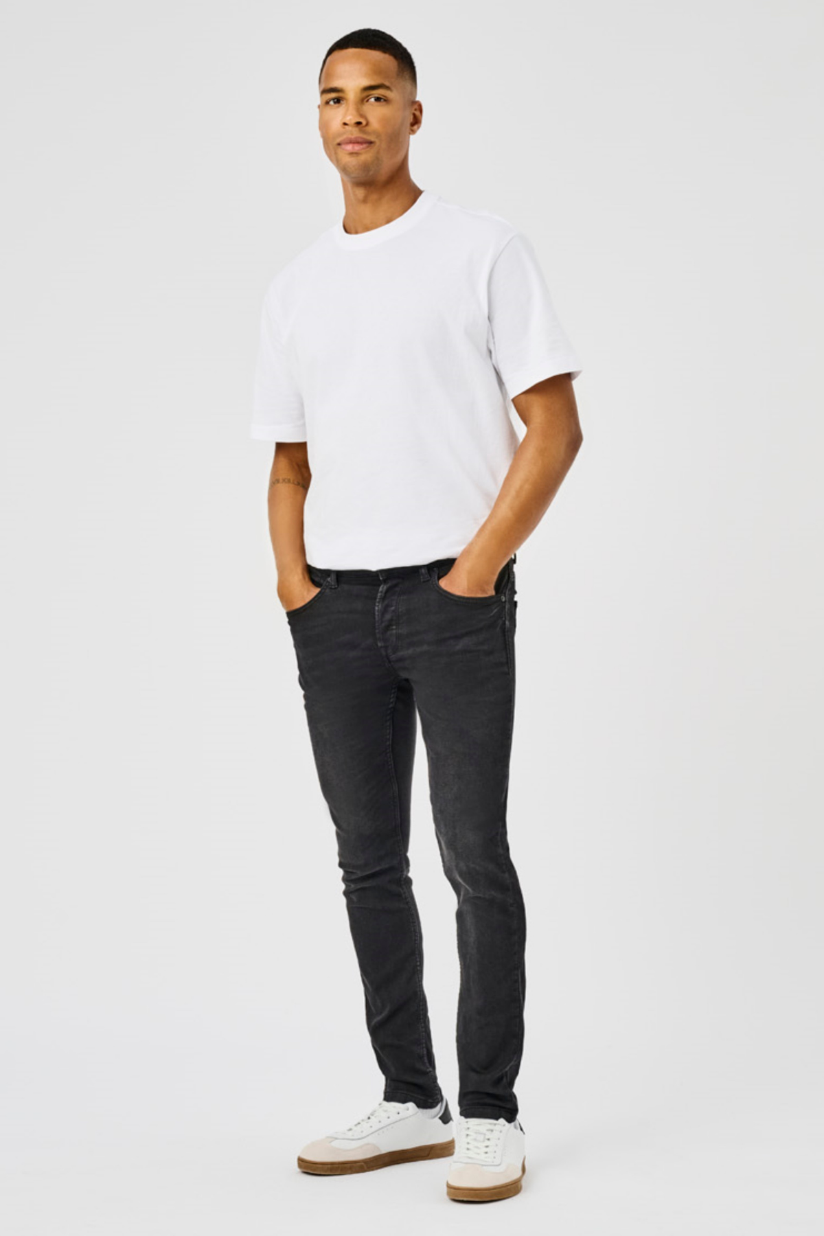 Loom Jog Jeans - Denim Black