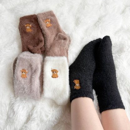 💕Warm Winter Sale 49% Off🐮Fuzzy Highland Cow Socks