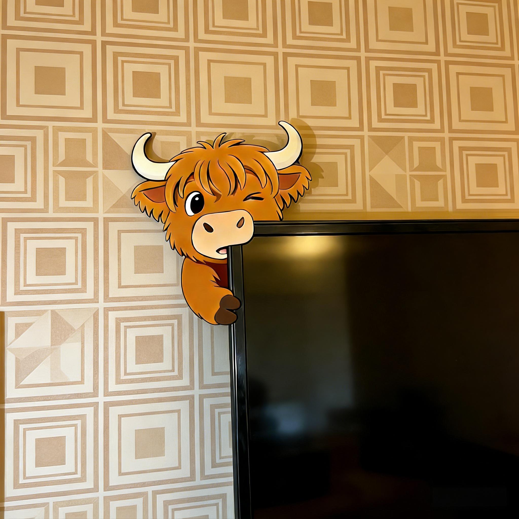 Peeking Highland Cow Wall Decal – Adorable Sneaky Buddy! 🐮😉