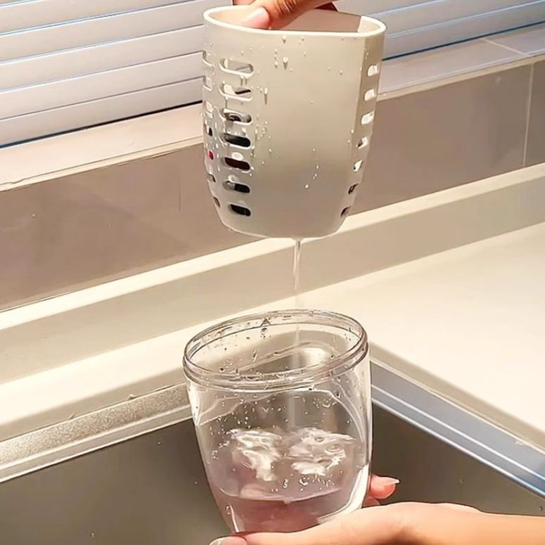 Travel Fruit Salad Storage Cup With Lids and Fork
