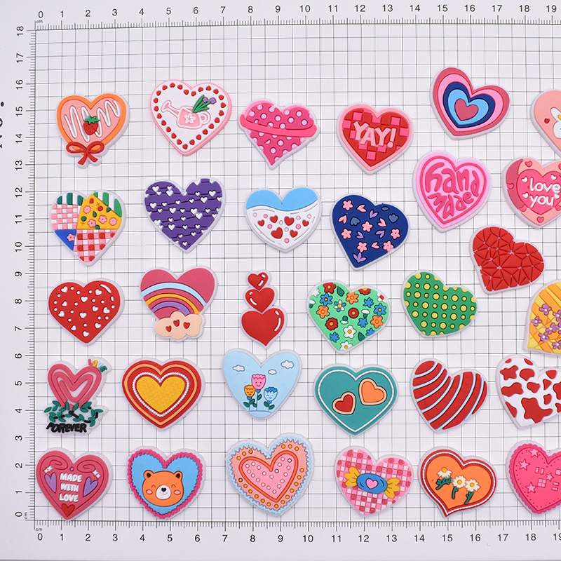 Cartoon love PVC soft rubber shoe buckle, detachable shoe decorative buckle, DIY hole shoe accessories