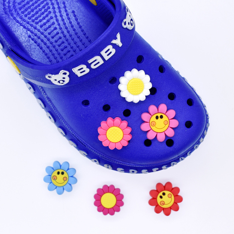 Cartoon cute flower shoe buckle, detachable PVC soft rubber shoe buckle, DIY cute hole shoe decoration