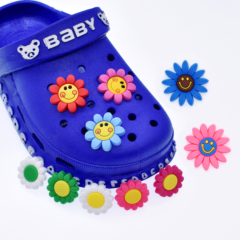 Cartoon cute flower shoe buckle, detachable PVC soft rubber shoe buckle, DIY cute hole shoe decoration