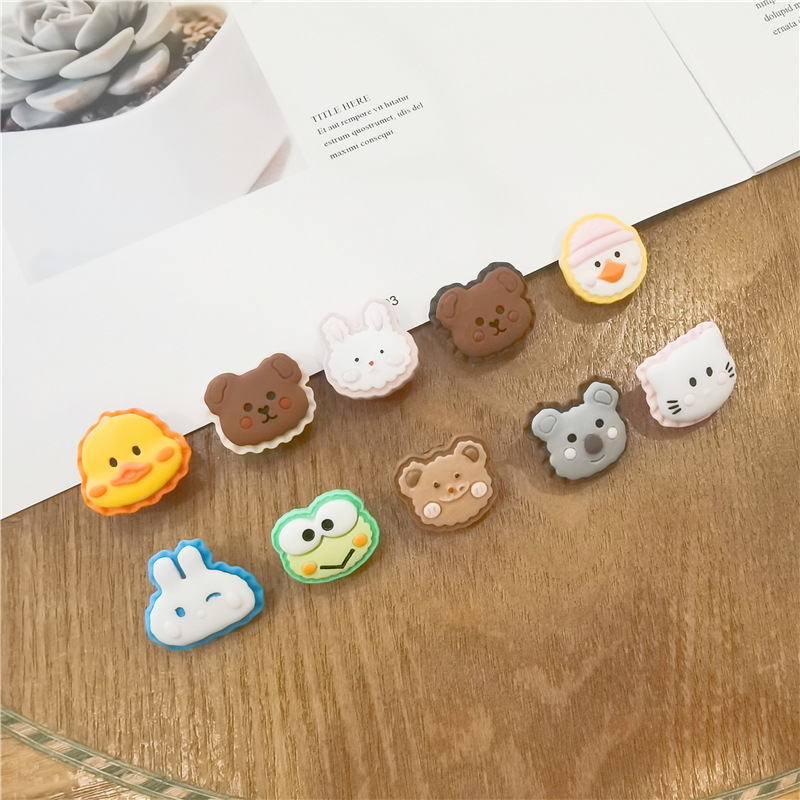 White Shoe No-Remove Custom Shoelace Charm – Cartoon Biscuit Animal (Rabbit/Bear) Decor