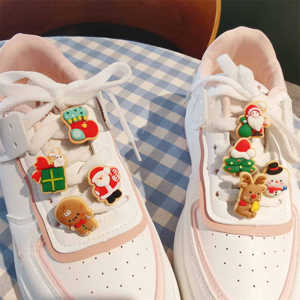 Christmas Red & Green 3D Cartoon Custom Shoelace Charm - DIY Detachable Elk/Snowman Kids’ Shoe Decor