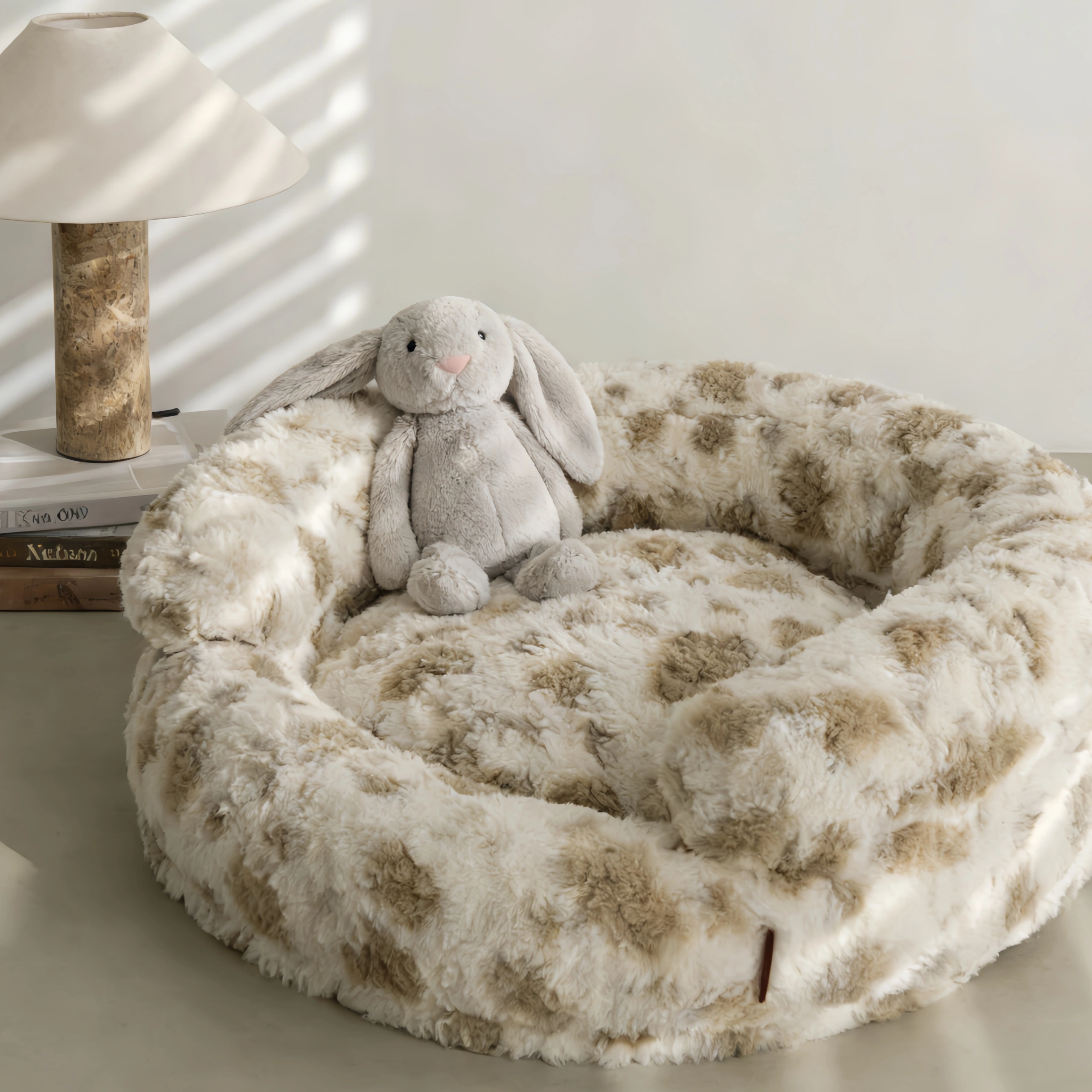 Prof-Vet Nido Warm Embrace – Cuccia Avvolgente in Peluche per l'Inverno. Comfort Totale e Sfoderabile.