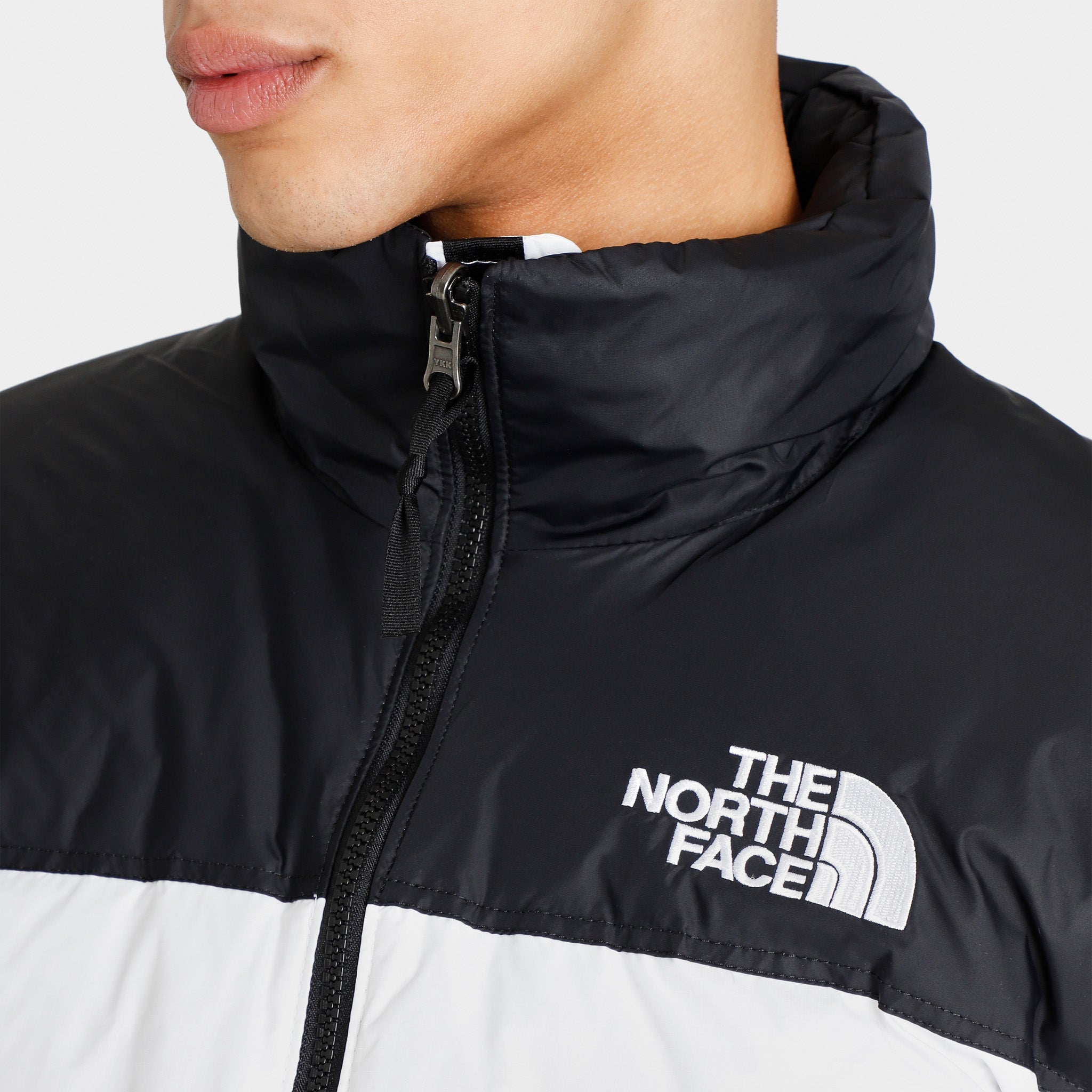 The Nothtrth Fathtce 1996 Retro Nuptse Jacket TNF White / TNF Black