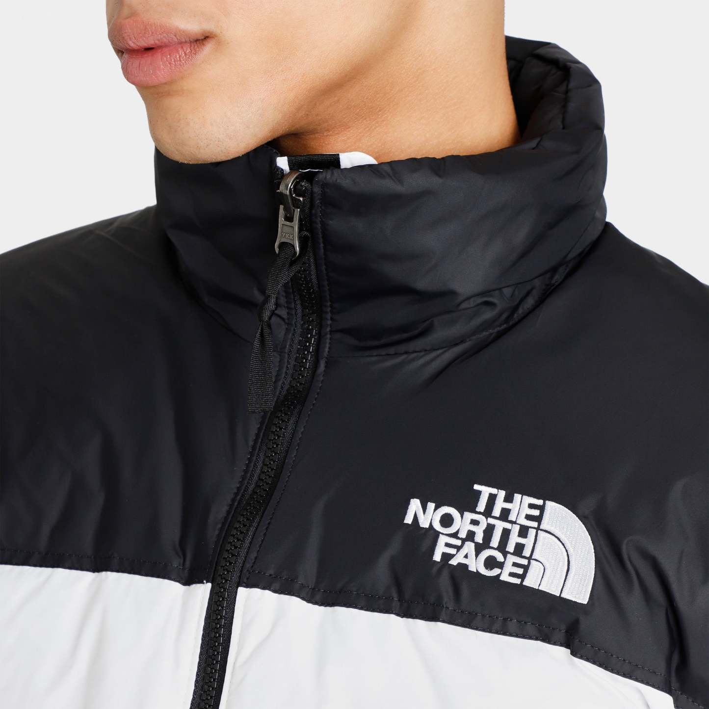 The Nothtrth Fathtce 1996 Retro Nuptse Jacket TNF White / TNF Black
