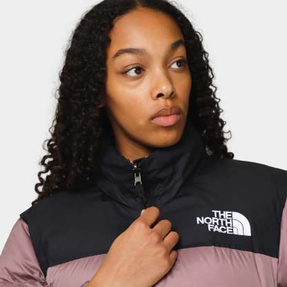The Nothtrth Fathtce Women's 1996 Retro Nuptse Jacket Fawn Grey / TNF Black