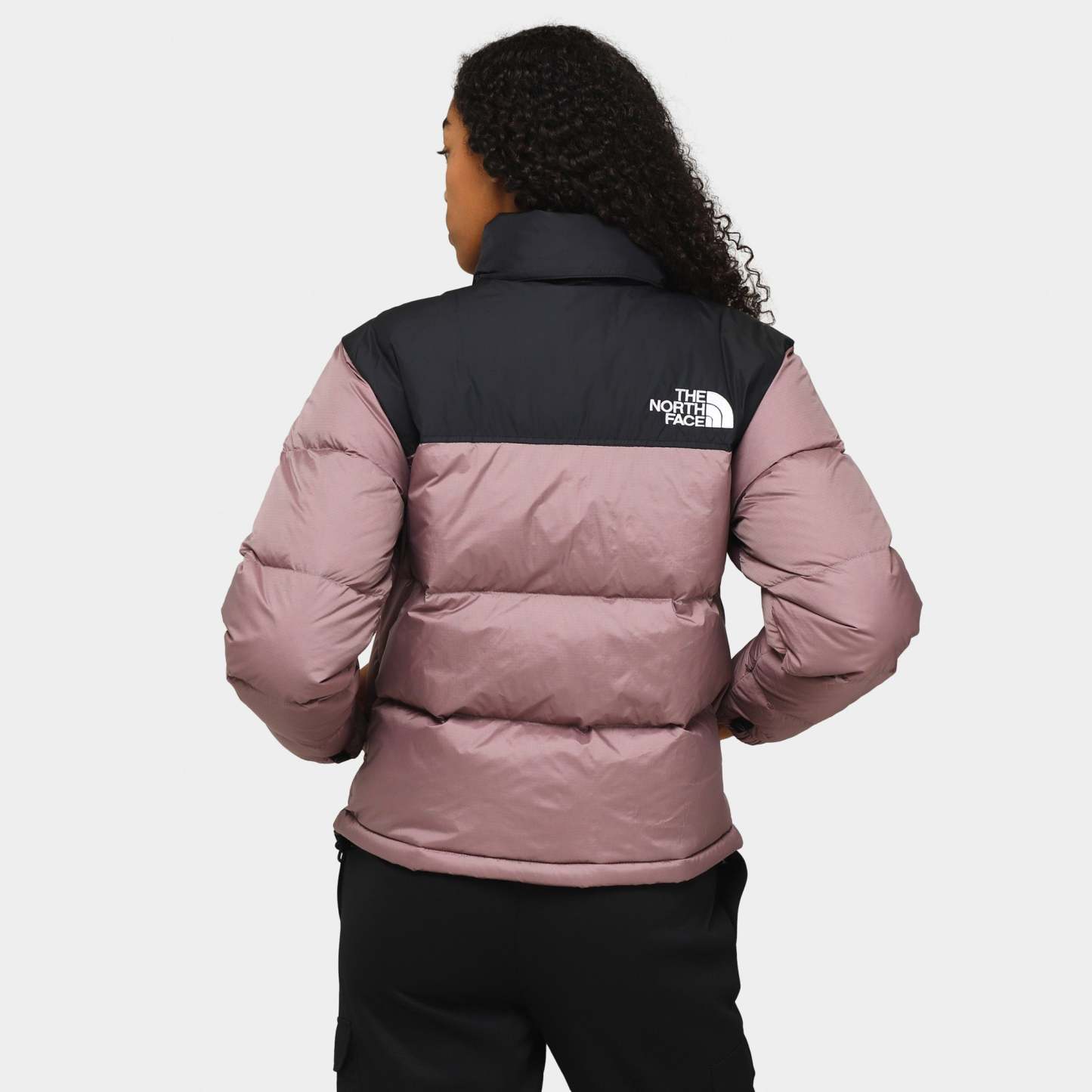 The Nothtrth Fathtce Women's 1996 Retro Nuptse Jacket Fawn Grey / TNF Black