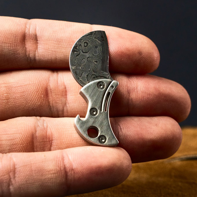 🔥Mini Titanium Compact Bottle Opener & EDC Cutter🔥