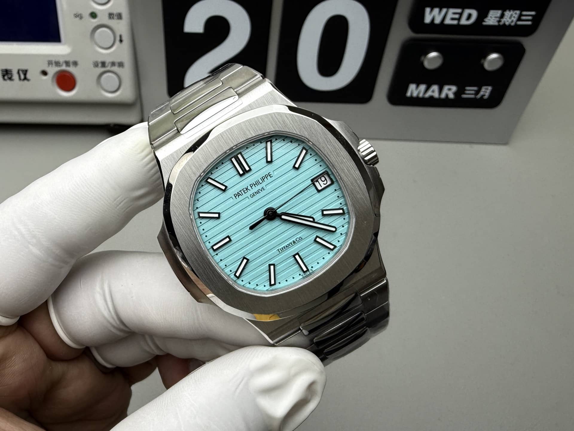 Replica Patek Philippe Nautilus 5711 1A 018 Green Dial 40mm Mens Watch