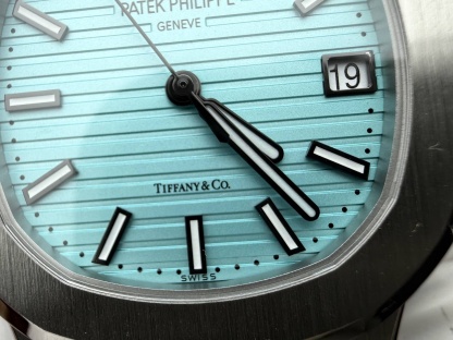 Replica Patek Philippe Nautilus 5711 1A 018 Green Dial 40mm Mens Watch