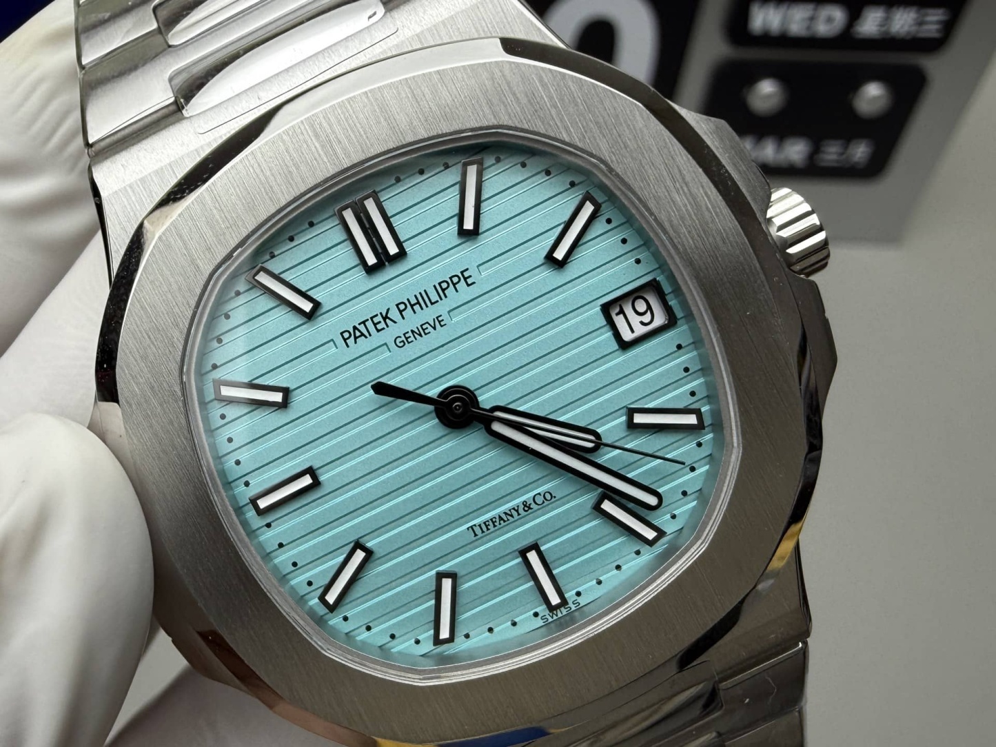 Replica Patek Philippe Nautilus 5711 1A 018 Green Dial 40mm Mens Watch