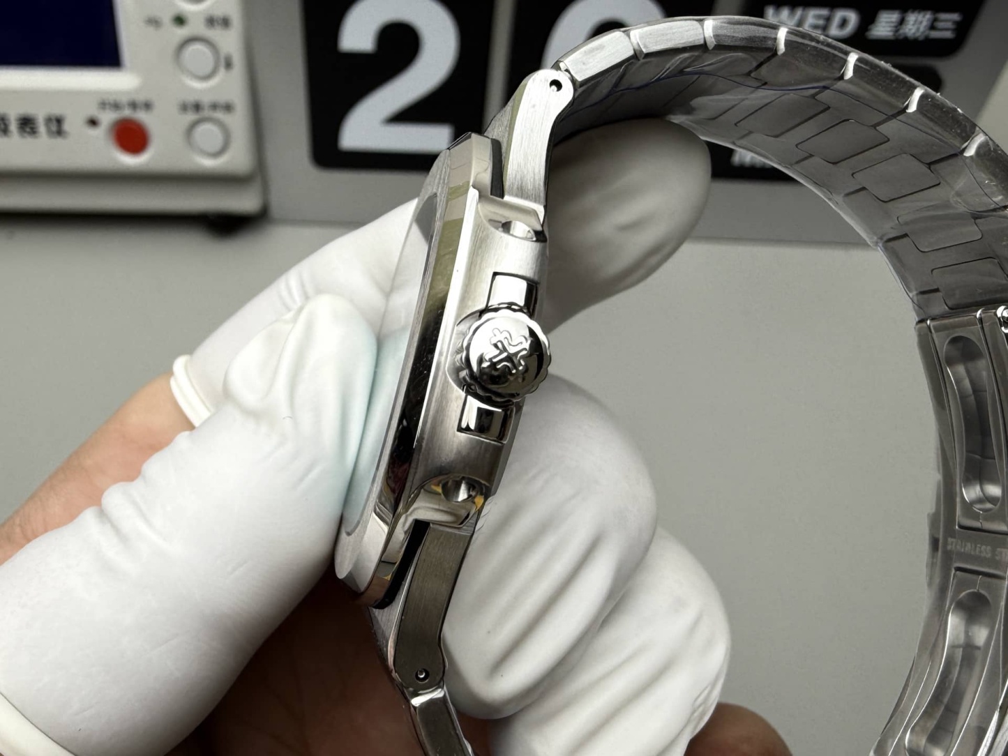 Replica Patek Philippe Nautilus 5711 1A 018 Green Dial 40mm Mens Watch