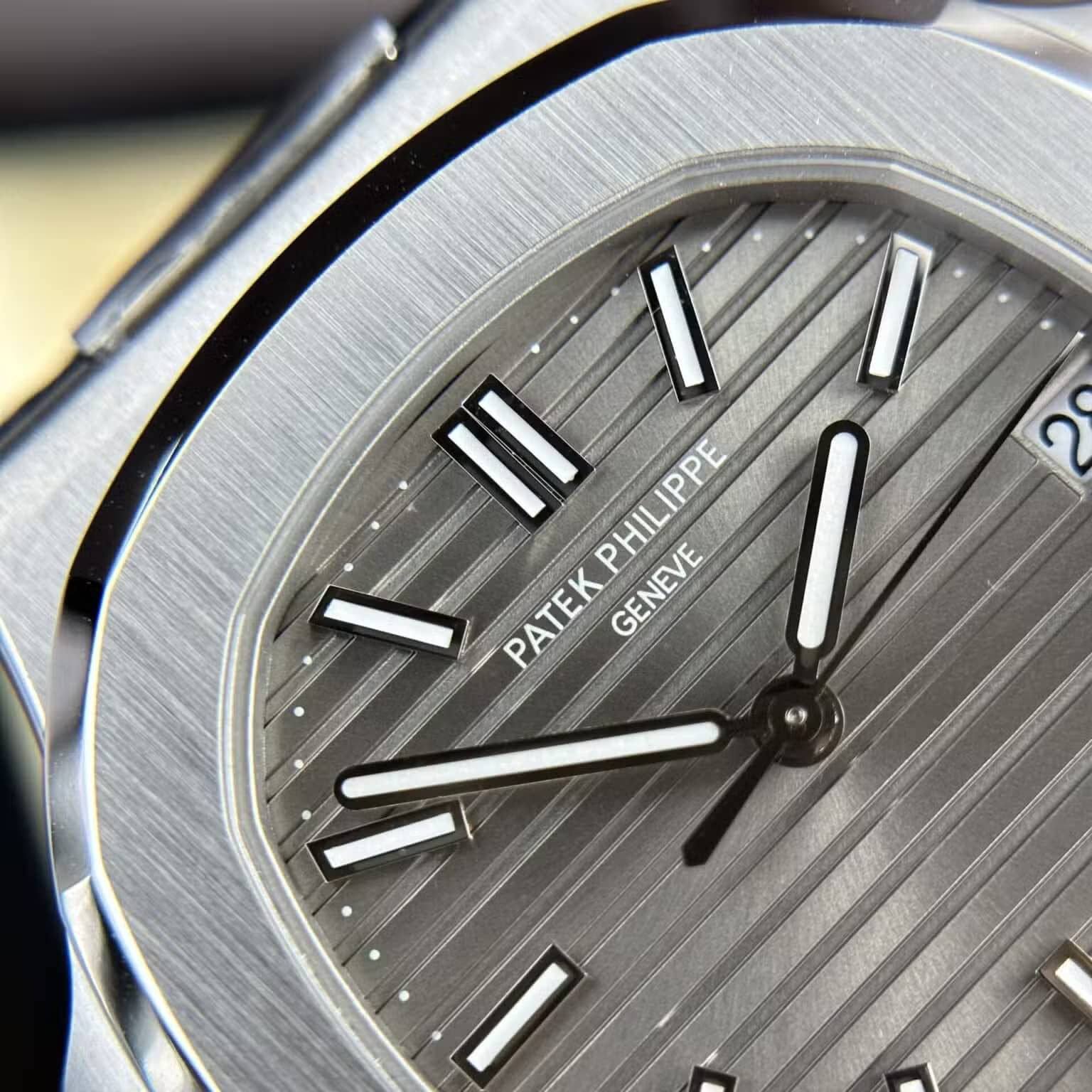 Patek Philippe Nautilus 5711G-001 Grey Dial Best Replica 40mm