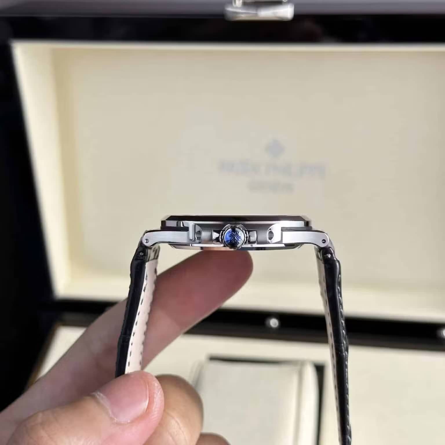 Patek Philippe Nautilus 5711G-001 Grey Dial Best Replica 40mm