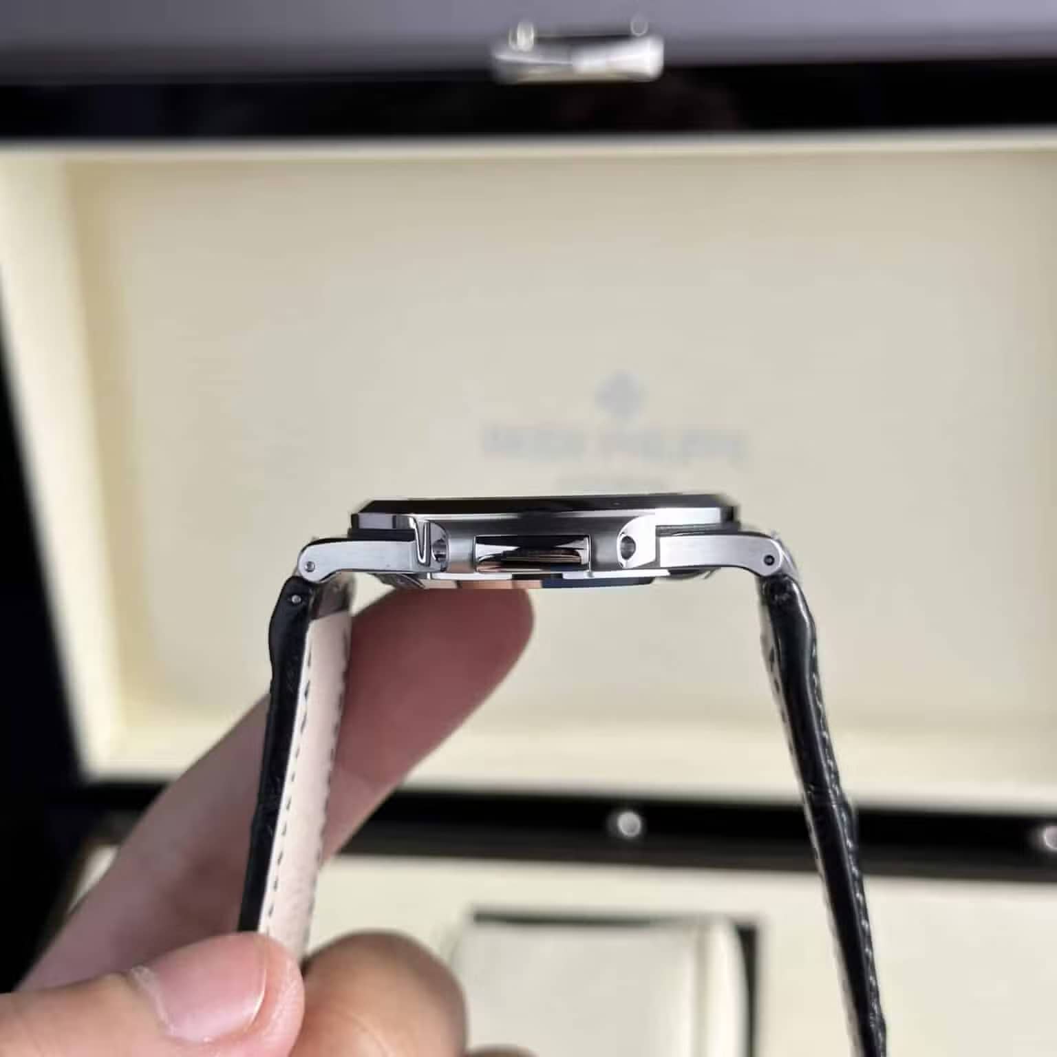 Patek Philippe Nautilus 5711G-001 Grey Dial Best Replica 40mm