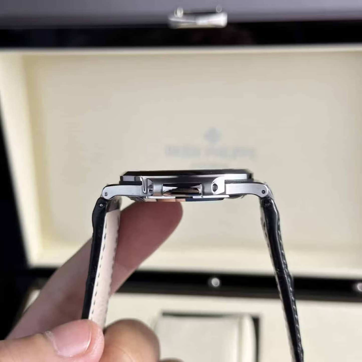 Patek Philippe Nautilus 5711G-001 Grey Dial Best Replica 40mm