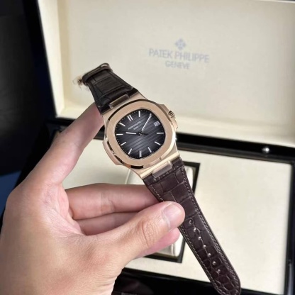 Patek Philippe Nautilus 5711R-001 Rose Gold Grey Dial Leather Strap Best Replica 40mm