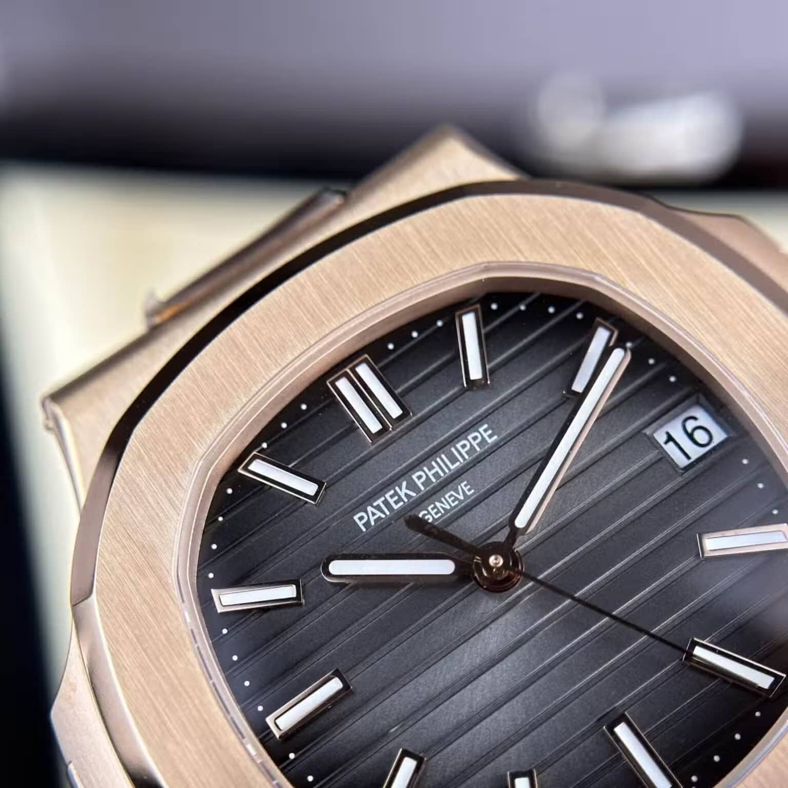 Patek Philippe Nautilus 5711R-001 Rose Gold Grey Dial Leather Strap Best Replica 40mm