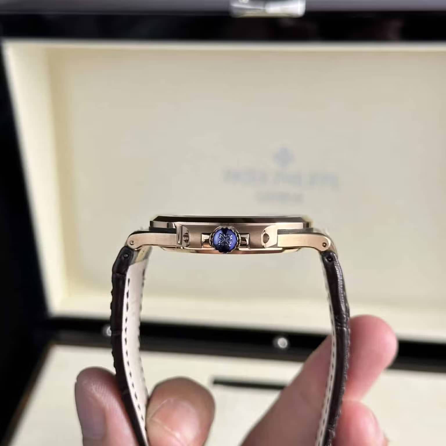 Patek Philippe Nautilus 5711R-001 Rose Gold Grey Dial Leather Strap Best Replica 40mm