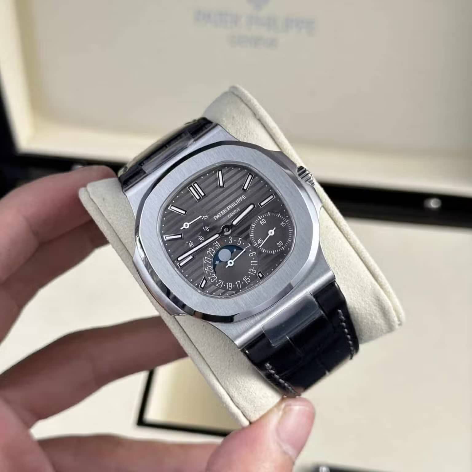 Patek Philippe Nautilus 5712G-001 Grey Dial Leather Best Quality Replica PPF V2 40mm