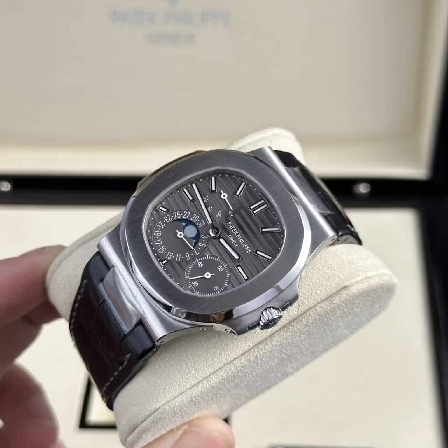 Patek Philippe Nautilus 5712G-001 Grey Dial Leather Best Quality Replica PPF V2 40mm