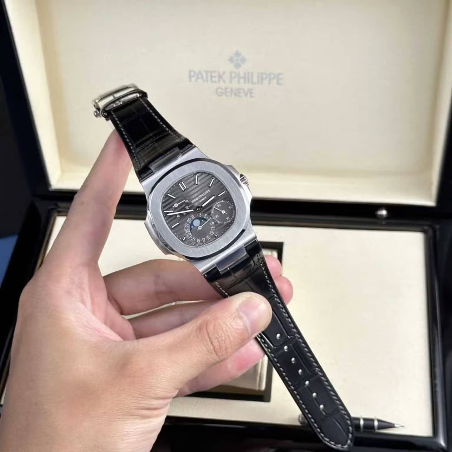 Patek Philippe Nautilus 5712G-001 Grey Dial Leather Best Quality Replica PPF V2 40mm