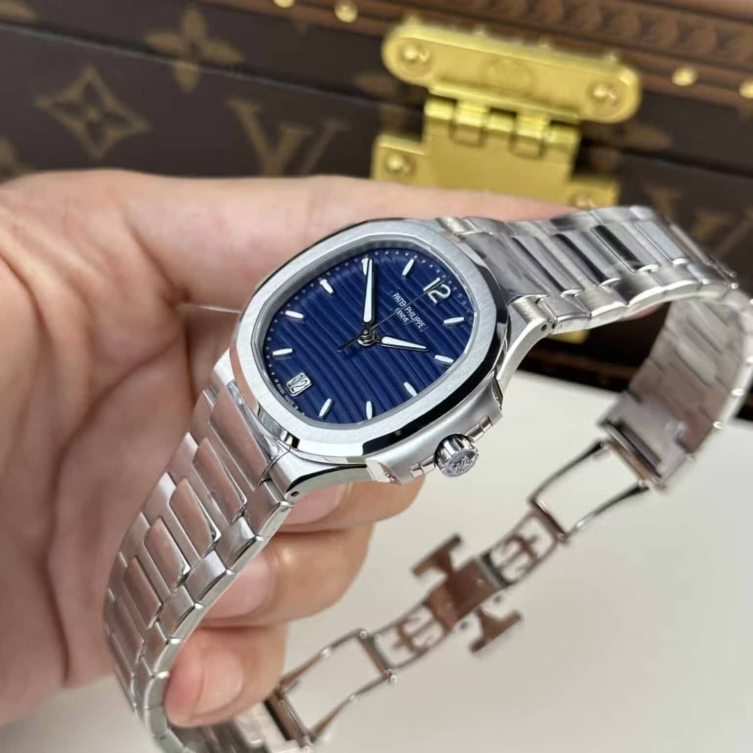 Patek Philippe Nautilus 71181A-001 Blue Dial Best Replica 35.2mm