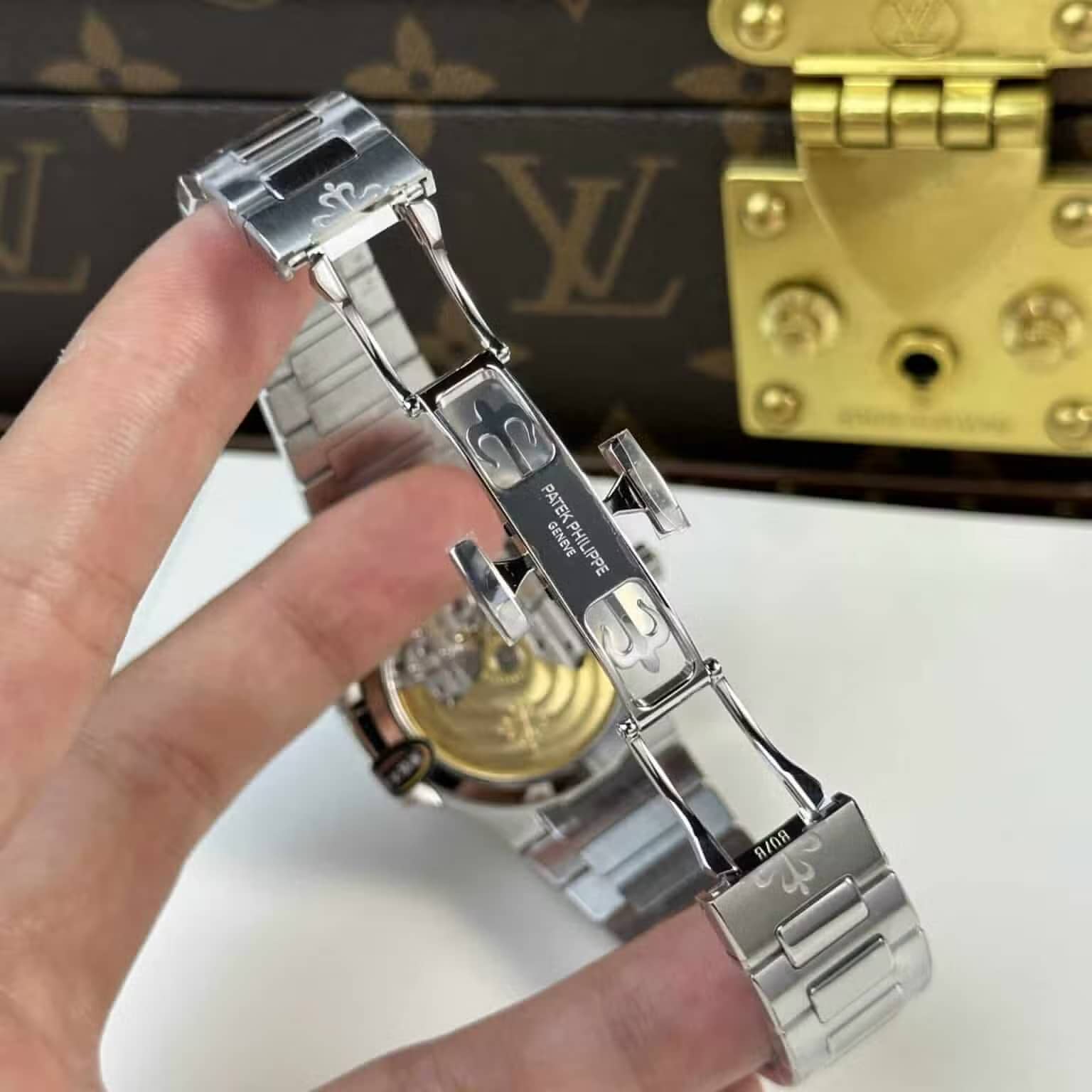 Patek Philippe Nautilus 71181A-001 Blue Dial Best Replica 35.2mm