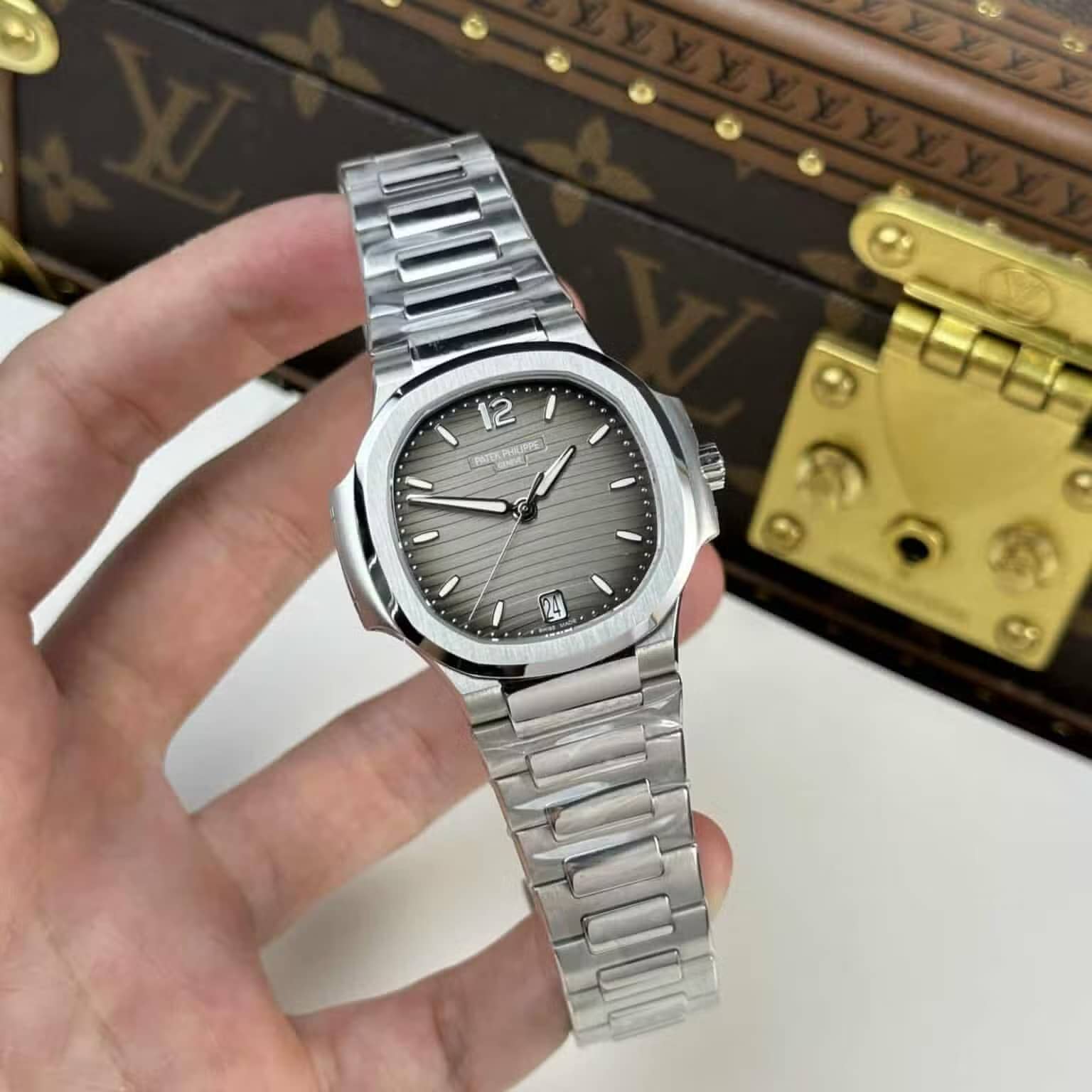 Patek Philippe Nautilus 71181A-011 Grey Dial Best Replica 35.2mm