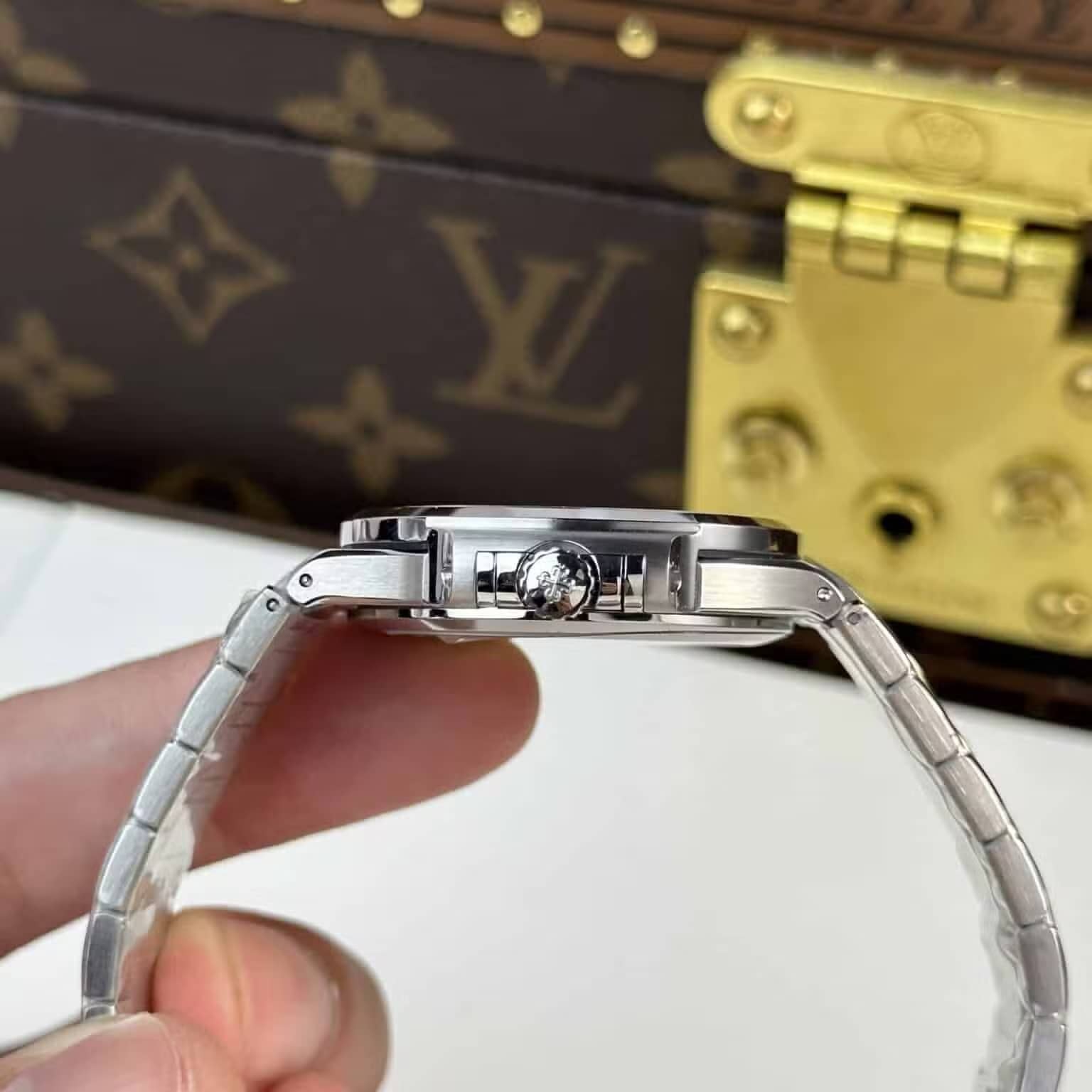 Patek Philippe Nautilus 71181A-011 Grey Dial Best Replica 35.2mm