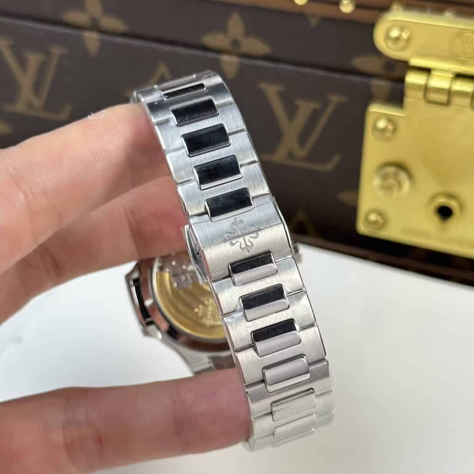 Patek Philippe Nautilus 71181A-011 Grey Dial Best Replica 35.2mm