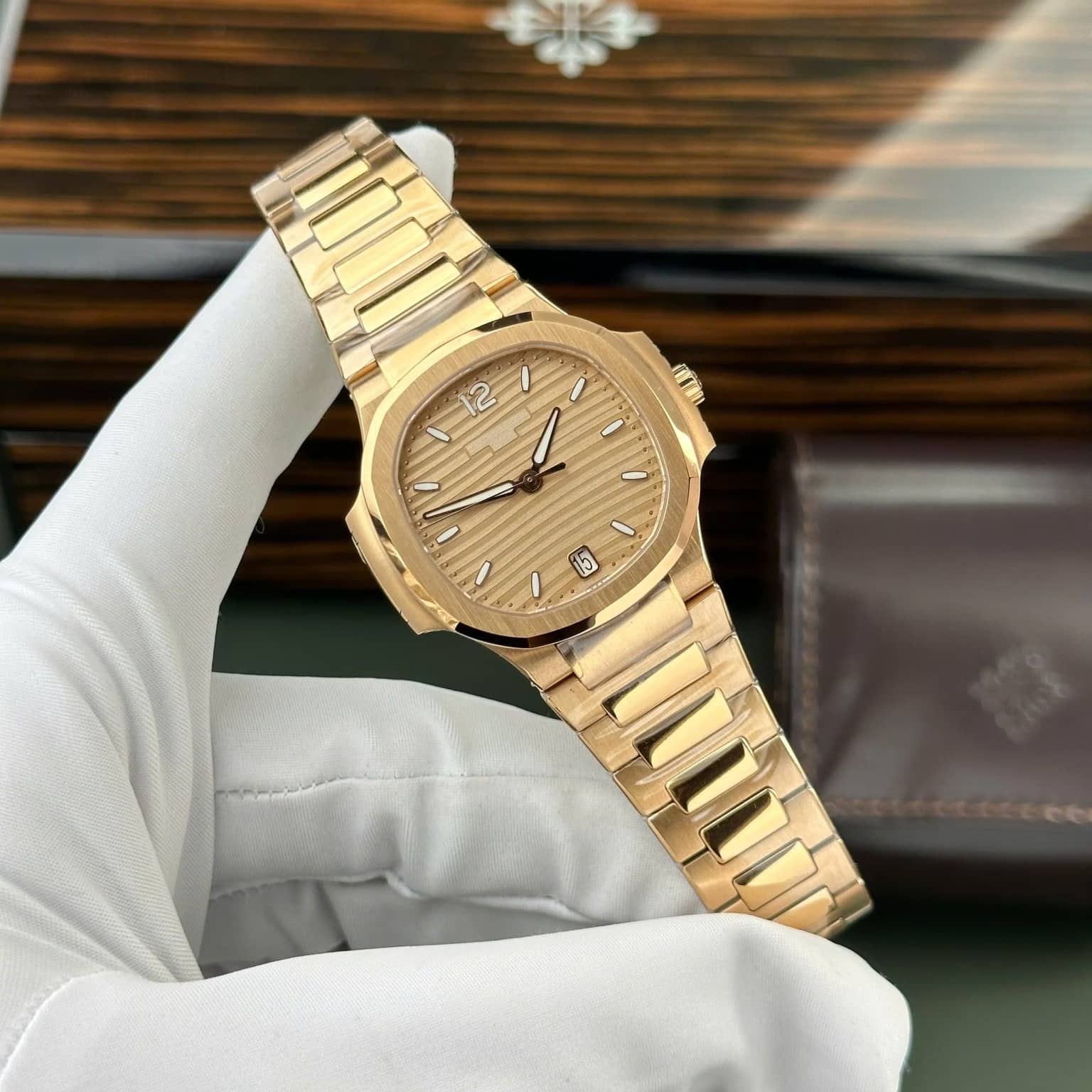 Patek Philippe Nautilus 7118/1R-010 Yellow Gold Golden Dial Best Replica 35.2mm
