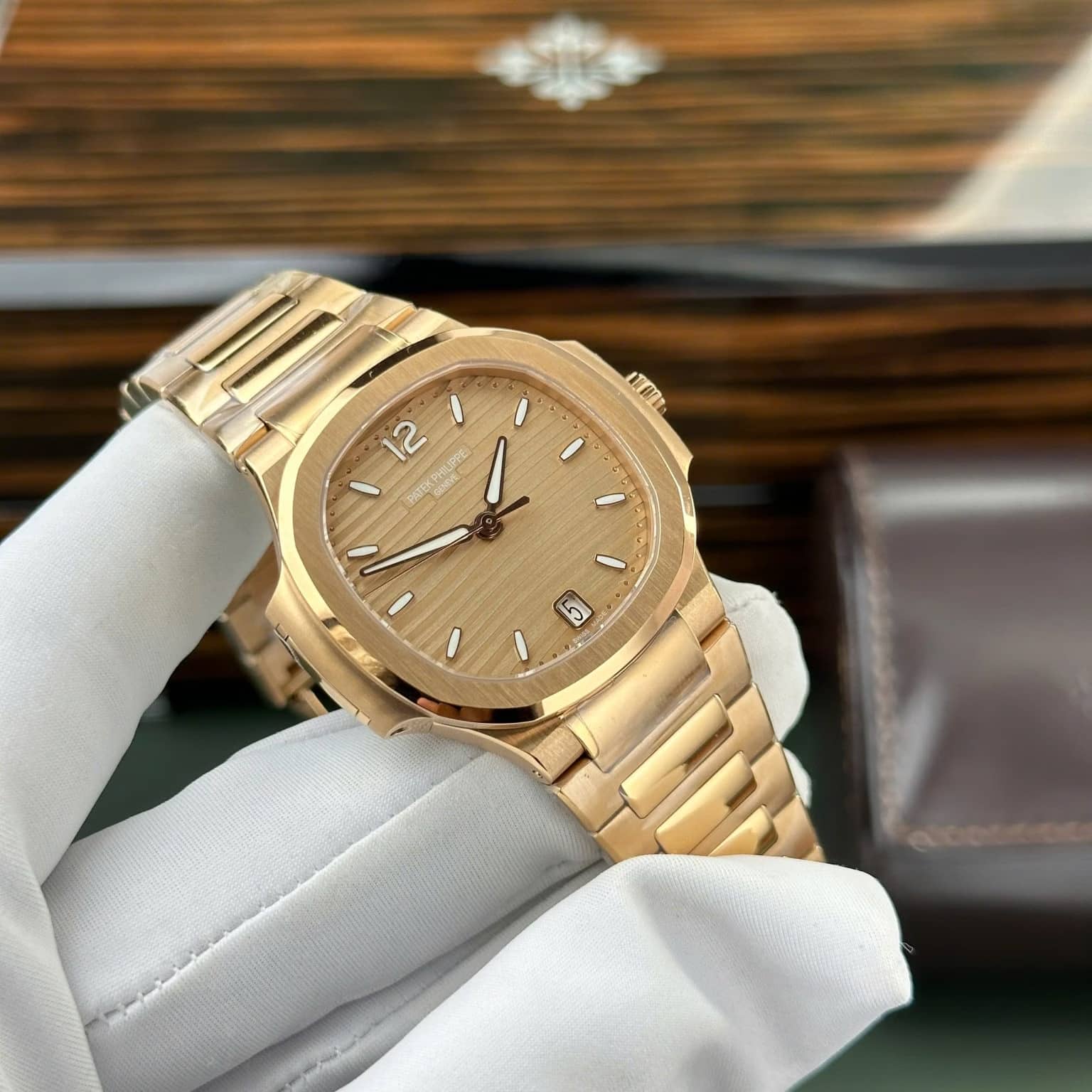 Patek Philippe Nautilus 7118/1R-010 Yellow Gold Golden Dial Best Replica 35.2mm