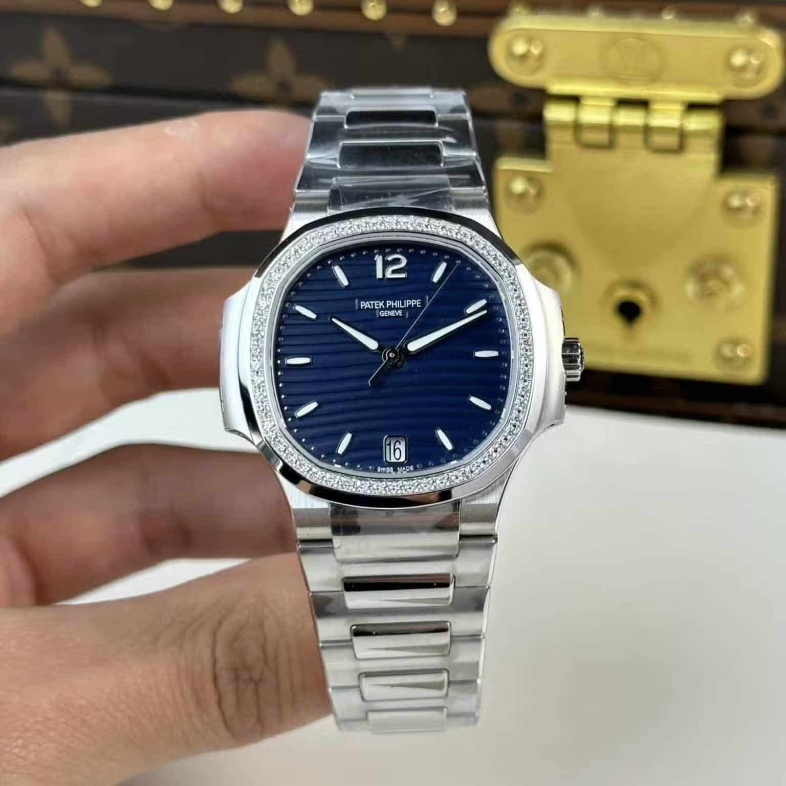 Patek Philippe Nautilus 71181200A-001 Blue Dial Diamond Bezel Best Replica 35.2mm