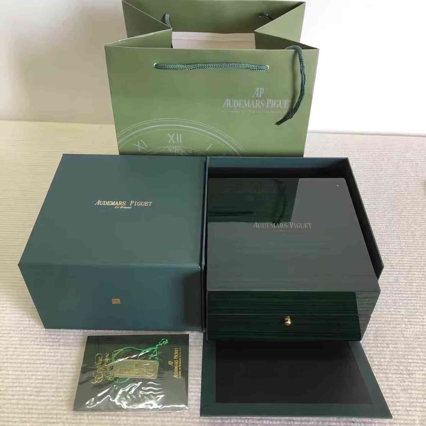 Audemars Piguet - AP Watch Box Original Wooden Boxset