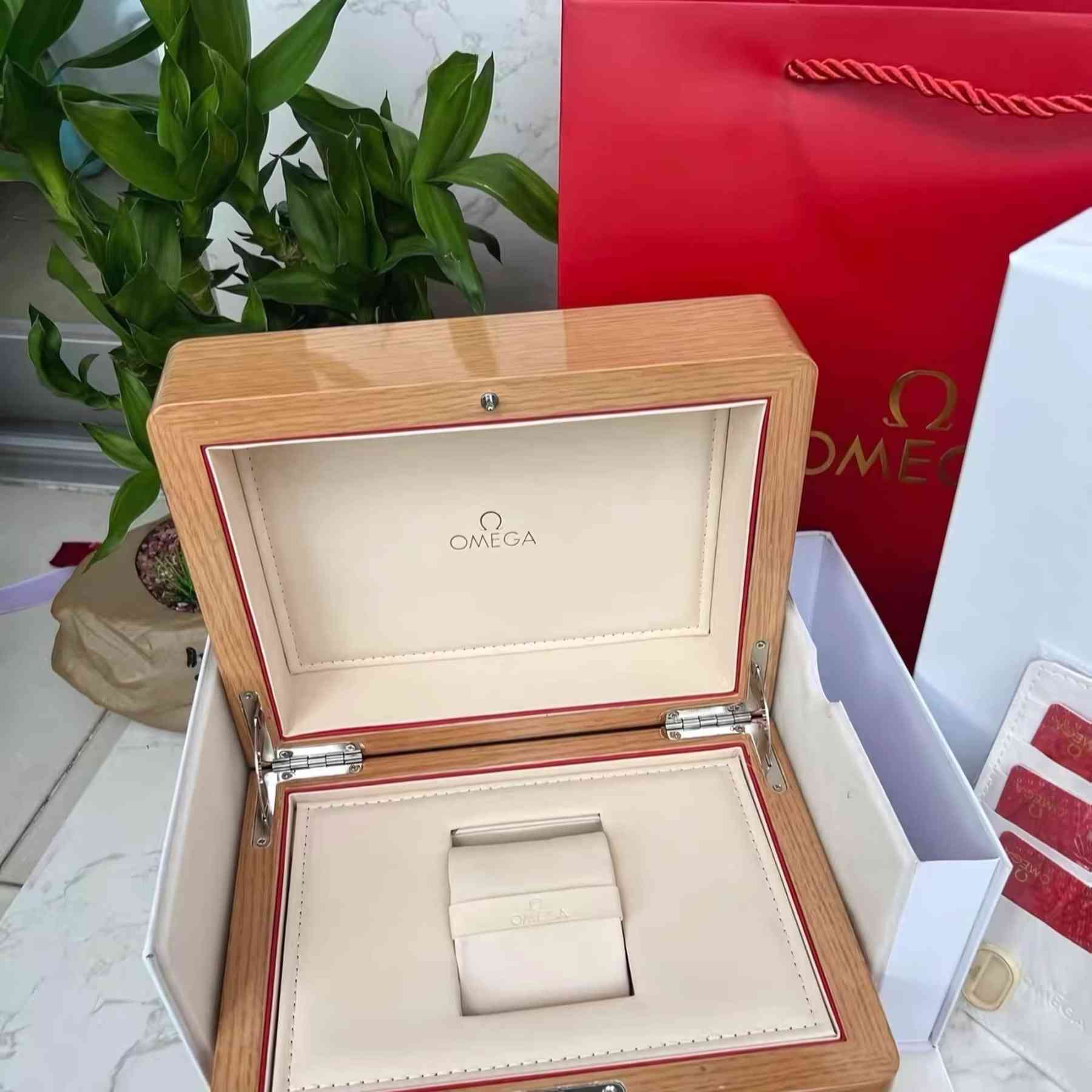 Omega - Original Painted Wooden Box Set