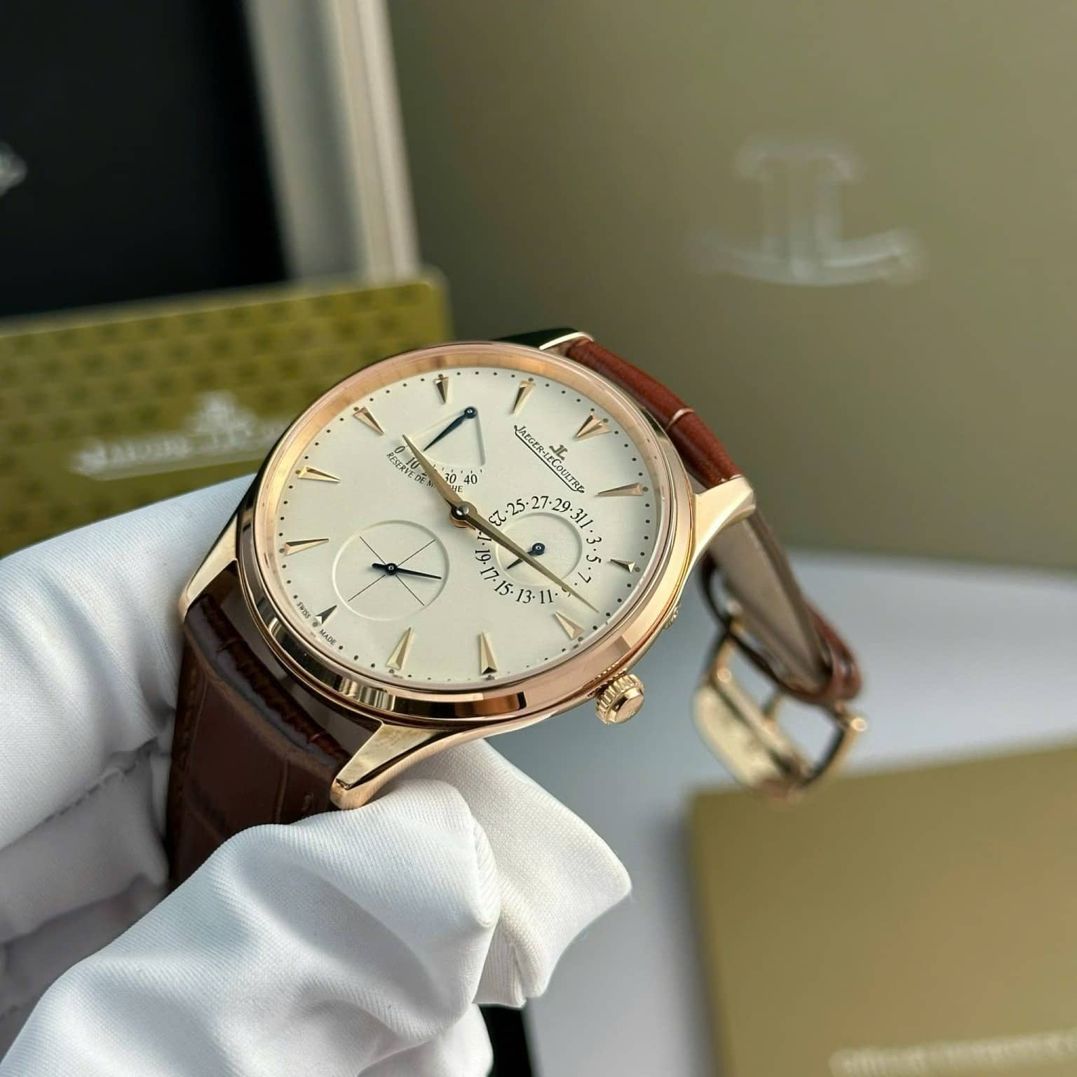 Jaeger LeCoultre Master Ultra Thin Reserve De Marche Rose Gold Champagne Dial Leather Strap Best Replica ZF 39mm