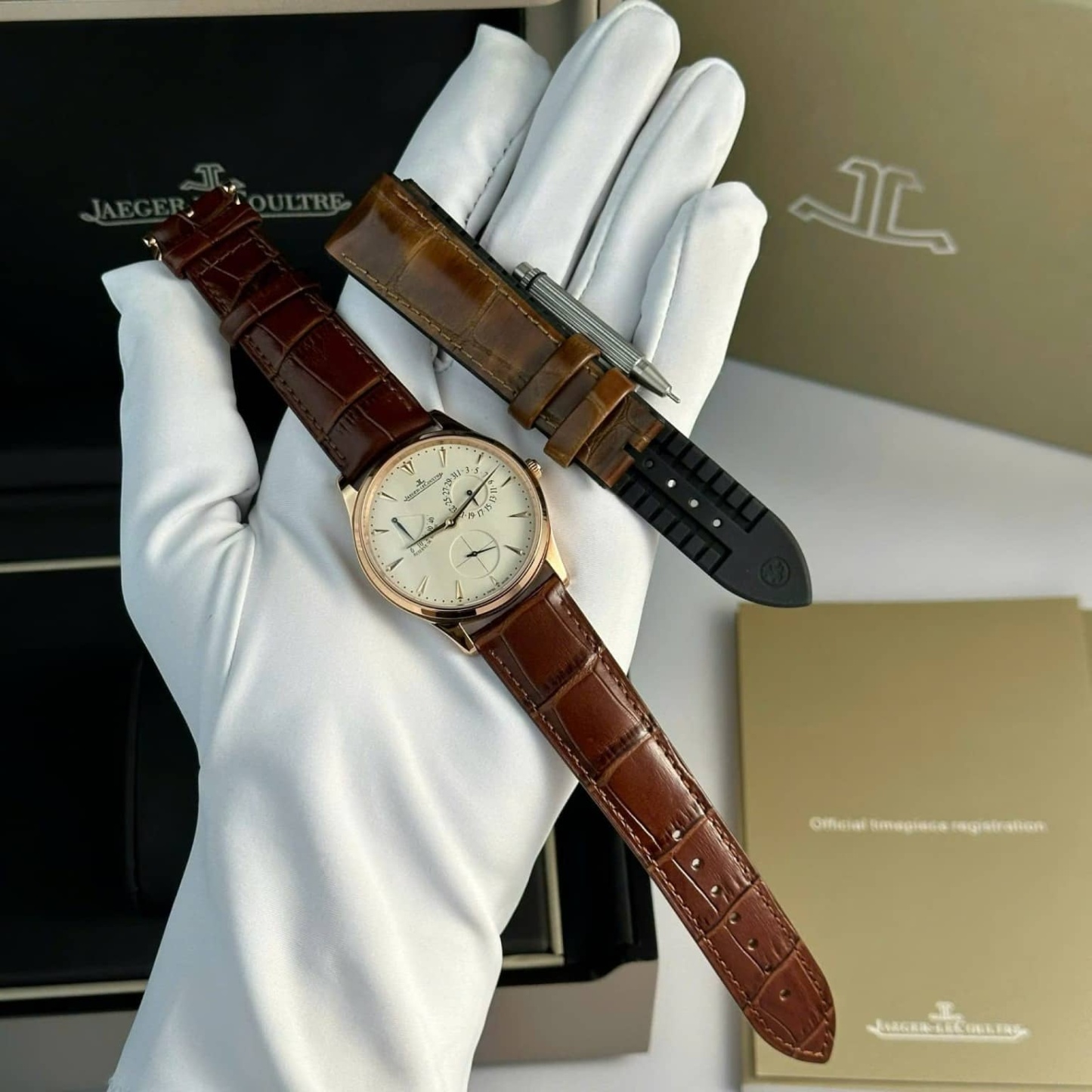 Jaeger LeCoultre Master Ultra Thin Reserve De Marche Rose Gold Champagne Dial Leather Strap Best Replica ZF 39mm